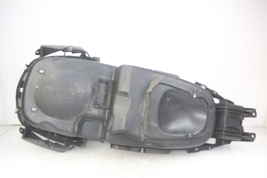 photo de SEAT STORAGE BOX PIAGGIO XEVO - X EVO 125 (2007 - 2017) - Component detail