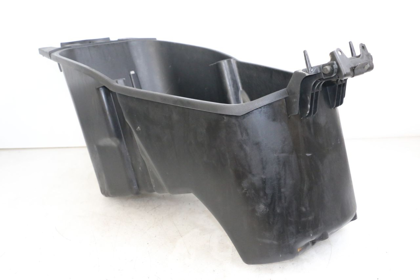 photo de UNDERSEAT STORAGE YAMAHA YP MAJESTY 125 (2002 - 2006) - Product overview