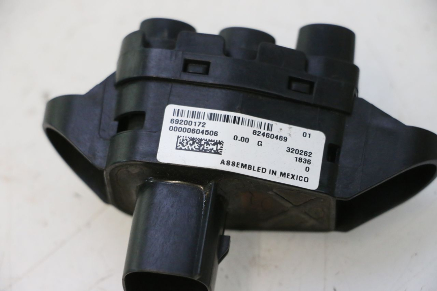 photo de FOG LIGHT SWITCH HARLEY DAVIDSON ROAD GLIDE FLTRXSE 1920 (2018 - 2022) - Zoom on usage condition