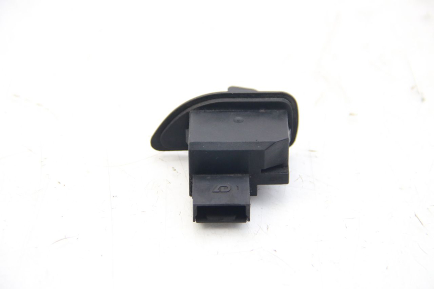 photo de TURN SIGNAL SWITCH PIAGGIO BEVERLY 125 (2010 - 2015) - Component detail