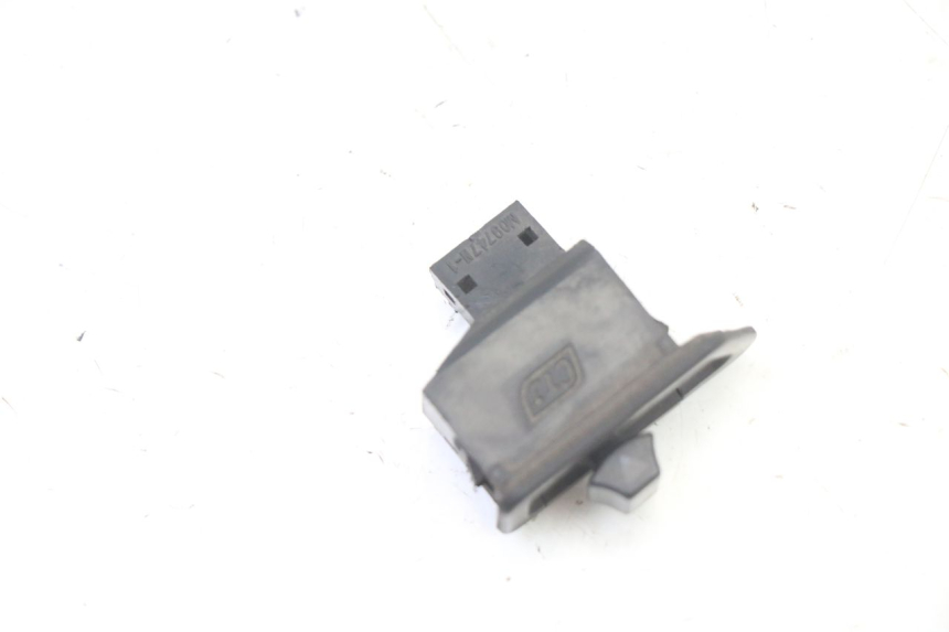 photo de TURN SIGNAL SWITCH SYM FIDDLE 2 S 125 (2012 - 2014) - Zoom on usage condition