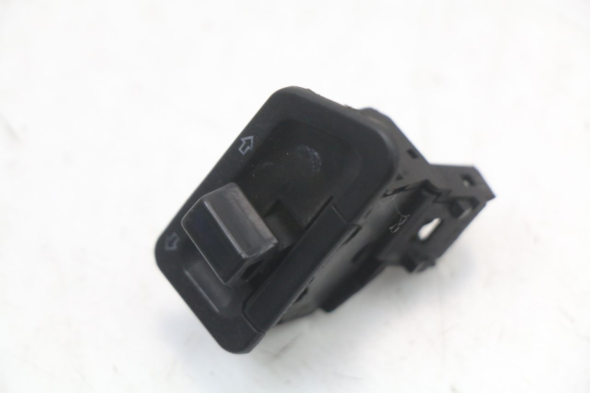 photo de TURN SIGNAL SWITCH SYM FIDDLE 3 III 50 (2014 - 2020) - Component detail