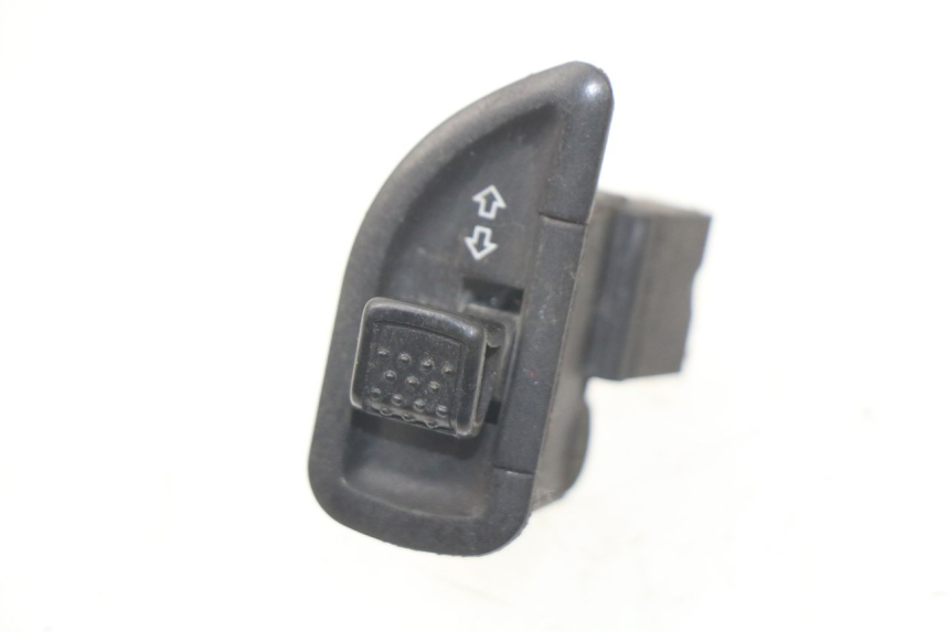 photo de TURN SIGNAL SWITCH PIAGGIO LIBERTY 4T 50 (2004 - 2008) - Main view