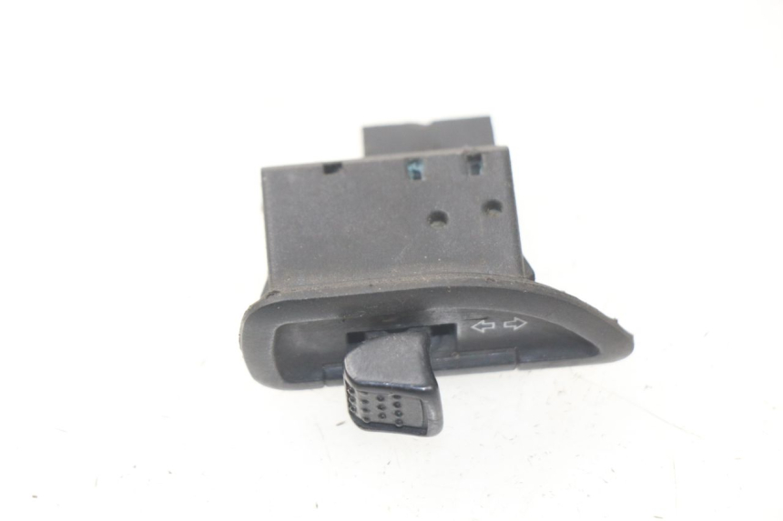 photo de TURN SIGNAL SWITCH PIAGGIO LIBERTY 4T 50 (2004 - 2008) - Component detail