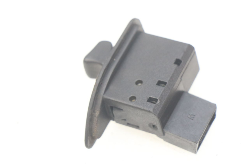 photo de TURN SIGNAL SWITCH PIAGGIO LIBERTY 4T 50 (2004 - 2008) - Zoom on usage condition