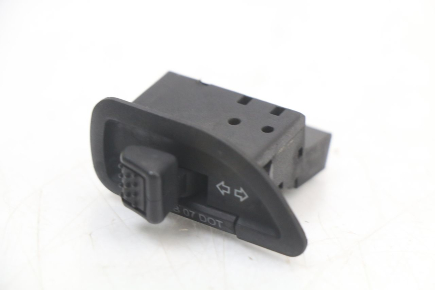 photo de TURN SIGNAL SWITCH PIAGGIO LIBERTY 4T 50 (2004 - 2008) - Component detail