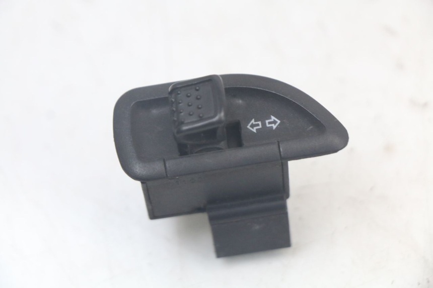 photo de TURN SIGNAL SWITCH PIAGGIO LIBERTY 125 (2009 - 2013) - Main view