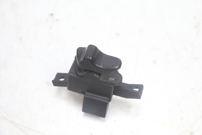 photo de TURN SIGNAL SWITCH PIAGGIO LIBERTY 50 (1998 - 2003) - Main view
