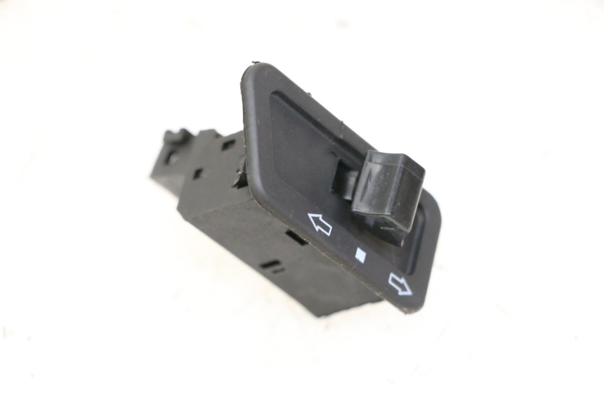 photo de TURN SIGNAL SWITCH LONGJIA SHARPY 125 (2020 - 2024) - Component detail
