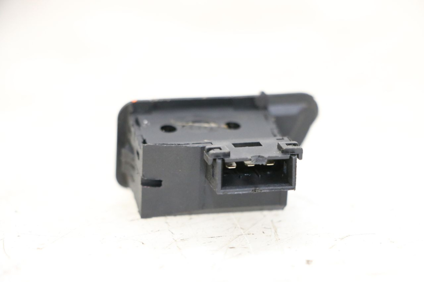 photo de TURN SIGNAL SWITCH LONGJIA SHARPY 125 (2020 - 2024) - Alternative perspective