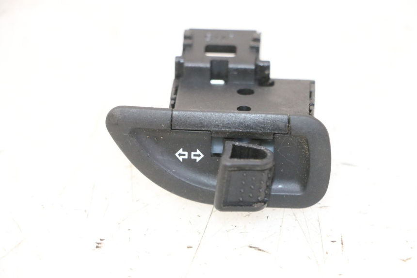 photo de TURN SIGNAL SWITCH PIAGGIO MP3 HPE 310 (2024 - 2025) - Main view
