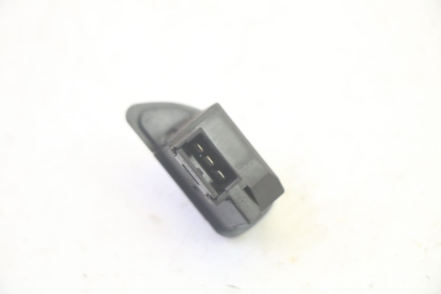 photo de TURN SIGNAL SWITCH PIAGGIO MP3 HPE 350 (2018 - 2020) - Alternative perspective
