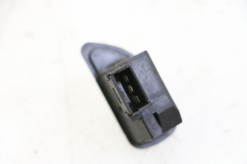 photo de TURN SIGNAL SWITCH PIAGGIO MP3 500 (2014 - 2017) - Alternative perspective