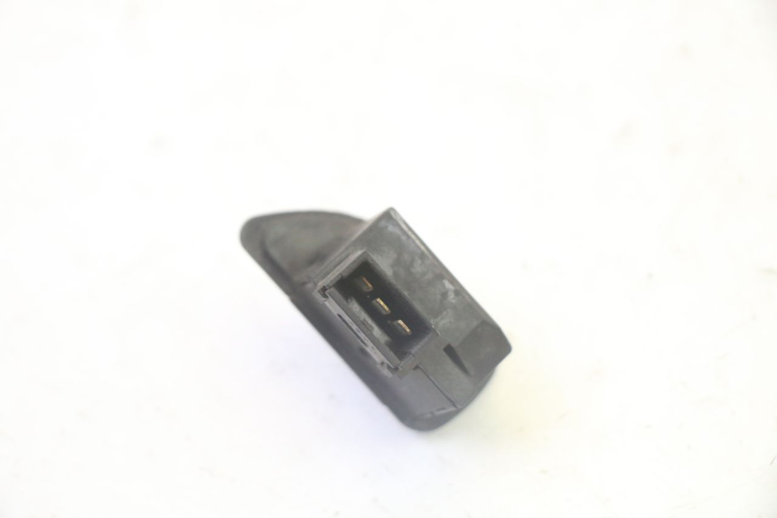 photo de TURN SIGNAL SWITCH PIAGGIO MP3 500 (2011 - 2015) - Alternative perspective