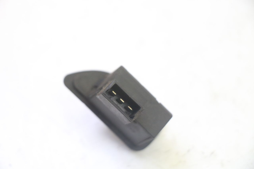 photo de TURN SIGNAL SWITCH PIAGGIO MP3 125 (2006 - 2014) - Alternative perspective