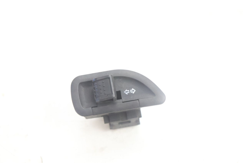 photo de TURN SIGNAL SWITCH PIAGGIO MP3 500 (2016 - 2018) - Main view