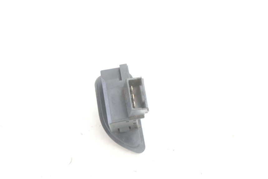 photo de TURN SIGNAL SWITCH PIAGGIO MP3 500 (2016 - 2018) - Alternative perspective