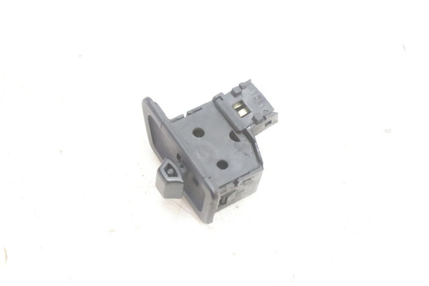photo de TURN SIGNAL SWITCH YAMAHA NEO'S NEOS 2T 50 (1998 - 2007) - Zoom on usage condition