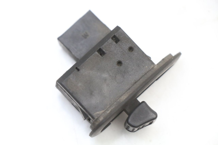 photo de TURN SIGNAL SWITCH PIAGGIO NEW TYPHOON 50 (2018 - 2021) - Alternative perspective