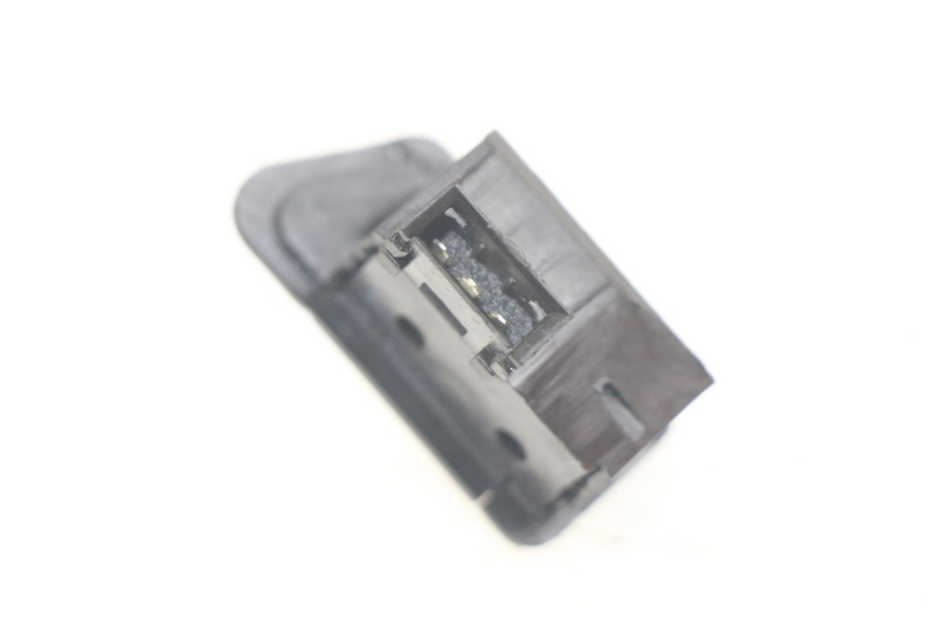 photo de TURN SIGNAL SWITCH SYM ORBIT III 3 4T 50 (2018 - 2021) - Zoom on usage condition