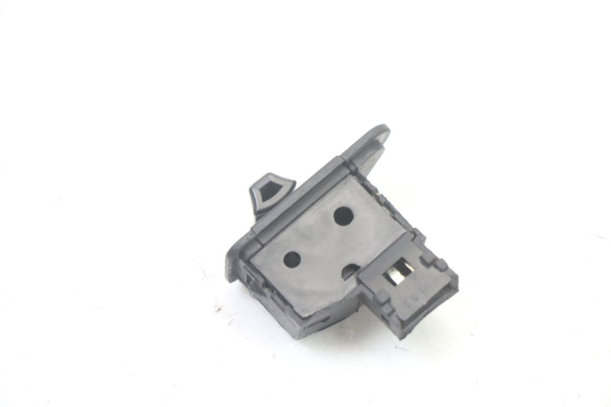 photo de TURN SIGNAL SWITCH SYM ORBIT III 3 4T 50 (2021 - 2025) - Zoom on usage condition