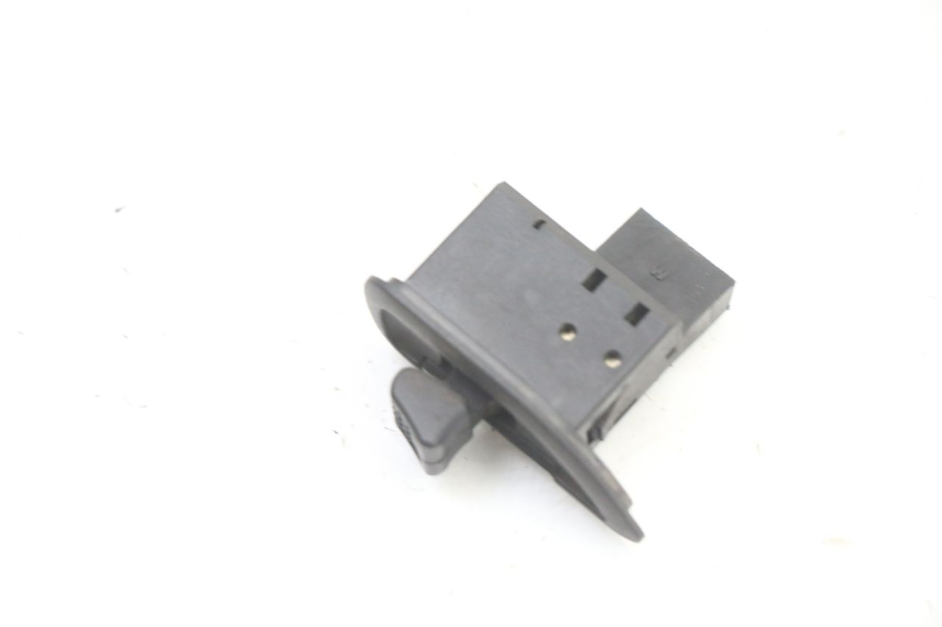 photo de TURN SIGNAL SWITCH PIAGGIO NRG POWER PUREJET 50 (2018 - 2021) - Alternative perspective