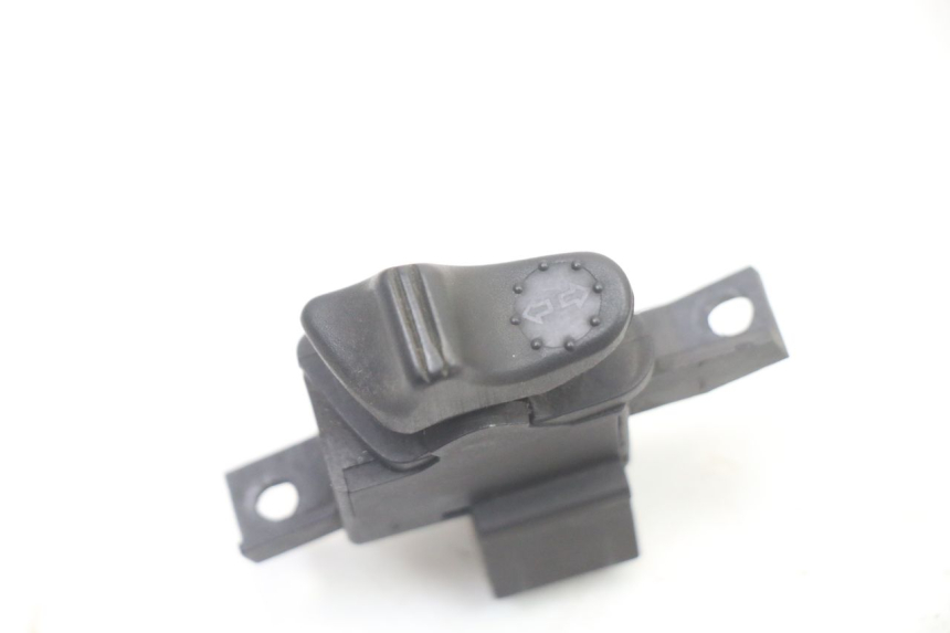 photo de TURN SIGNAL SWITCH PIAGGIO VESPA GRANTURISMO 125 (2003 - 2007) - Main view