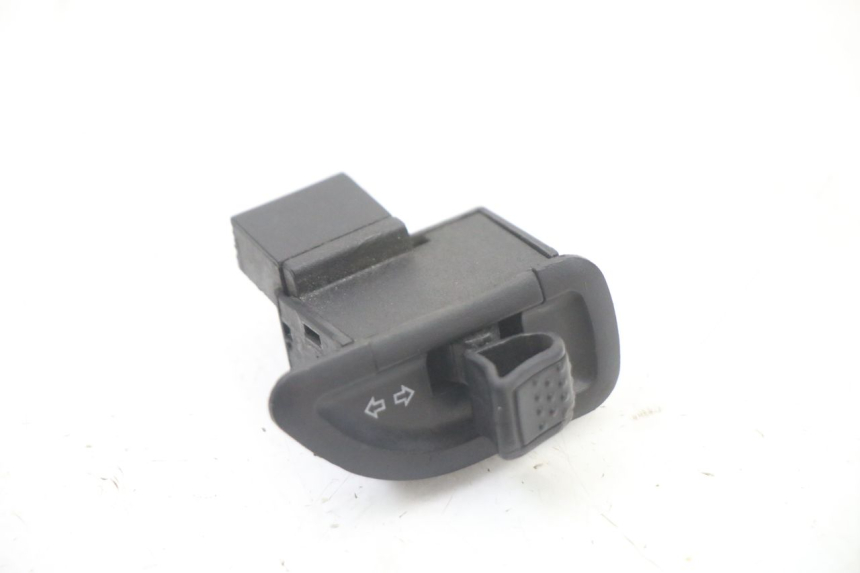 photo de TURN SIGNAL SWITCH PIAGGIO ZIP 2T 50 (2009 - 2019) - Main view