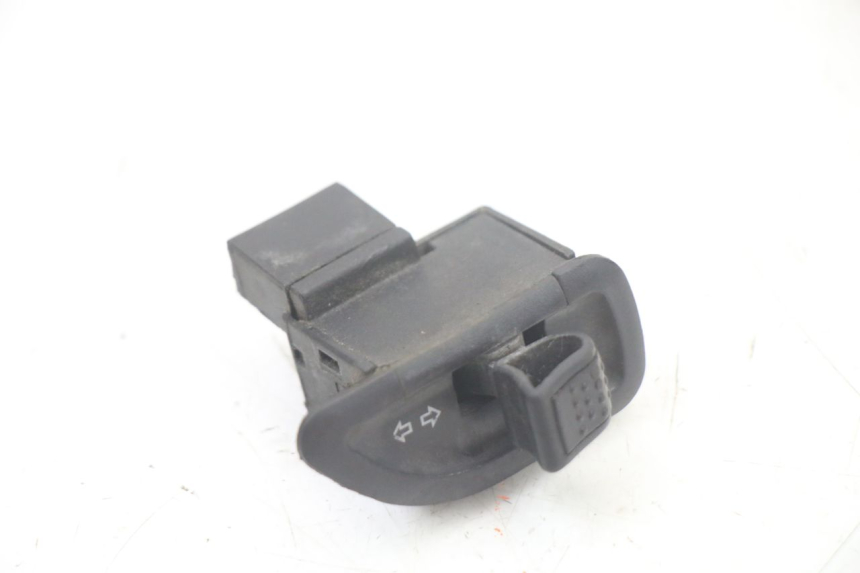 photo de TURN SIGNAL SWITCH PIAGGIO ZIP 4T 50 (2018 - 2020) - Main view