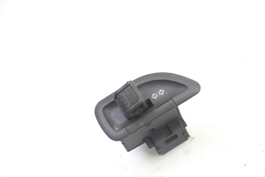photo de TURN SIGNAL SWITCH GILERA RUNNER SL 50 (2006 - 2009) - Main view