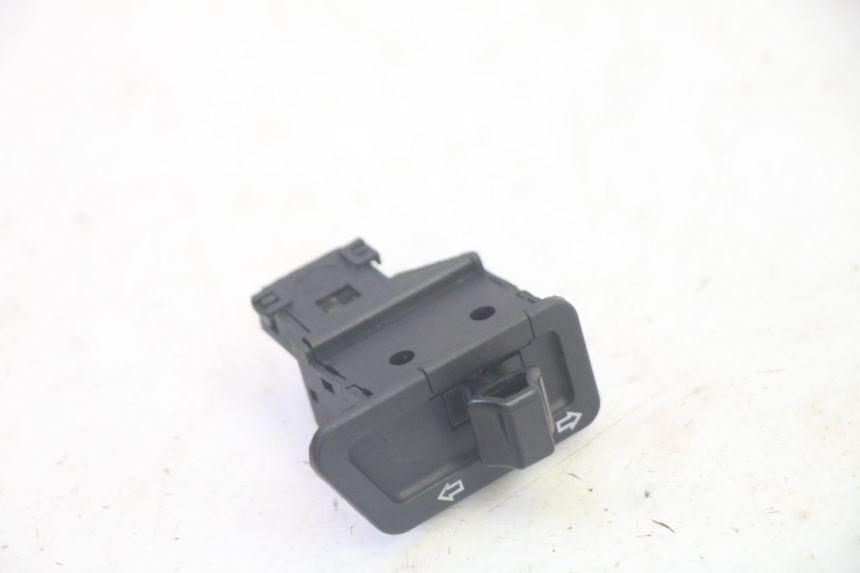 photo de TURN SIGNAL SWITCH JM MOTORS SANTANA EVO 50 (2024 - 2026) - Component detail