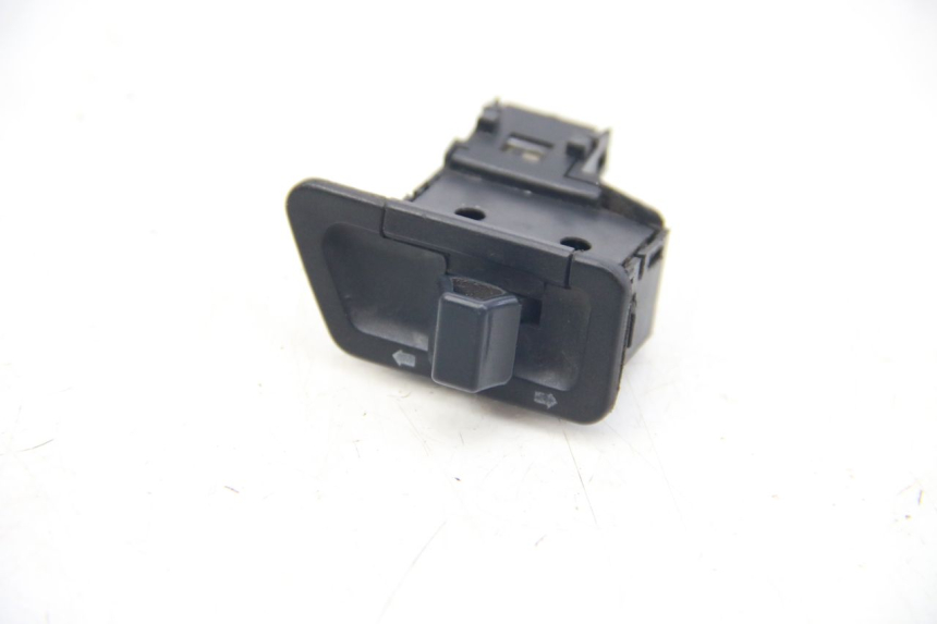 photo de TURN SIGNAL SWITCH SUZUKI SIXTEEN 125 (2008 - 2010) - Main view