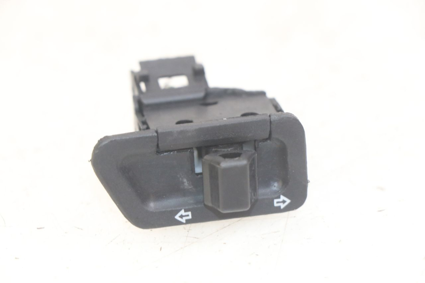 photo de TURN SIGNAL SWITCH PEUGEOT TWEET 125 (2018 - 2021) - Main view