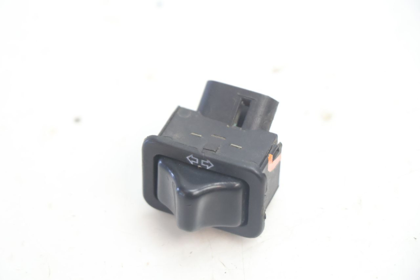 photo de TURN SIGNAL SWITCH PIAGGIO TYPHOON 50 (1993 - 1999) - Zoom on usage condition