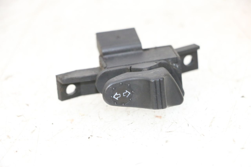 photo de TURN SIGNAL SWITCH PIAGGIO VESPA GTS SUPER IE 125 (2009 - 2016) - Main view