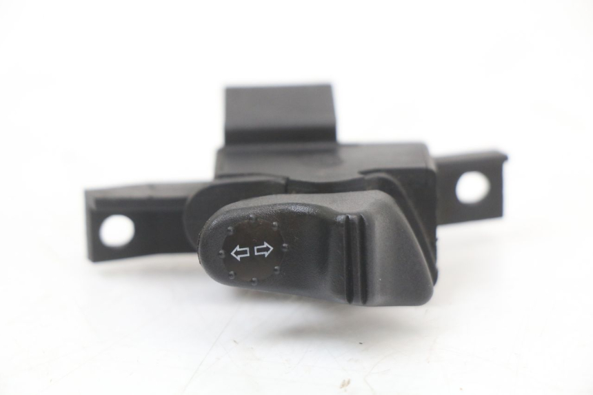 photo de TURN SIGNAL SWITCH PIAGGIO VESPA LX 125 (2005 - 2010) - Component detail