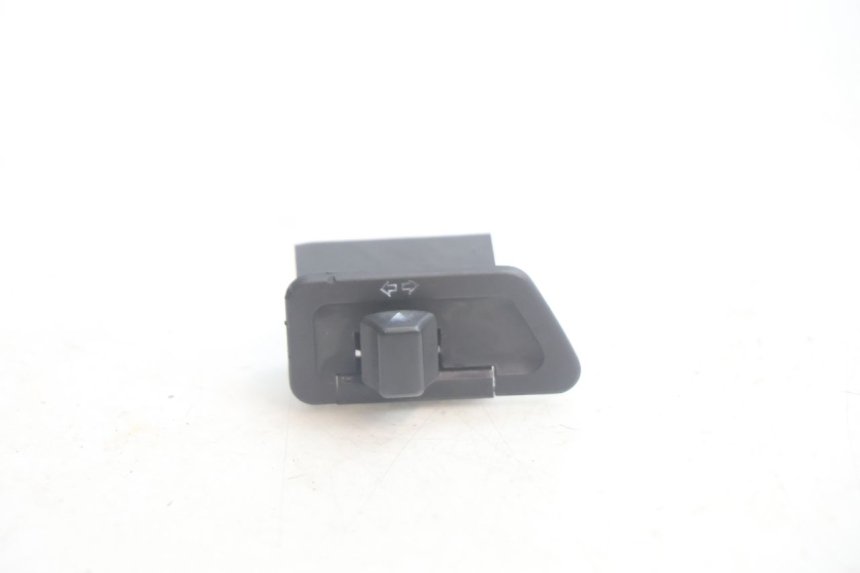 photo de TURN SIGNAL SWITCH YAMAHA XMAX X-MAX 125 (2006 - 2009) - Main view