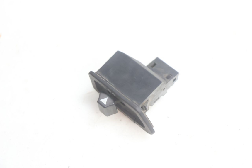 photo de TURN SIGNAL SWITCH YAMAHA XMAX X-MAX 125 (2006 - 2009) - Component detail