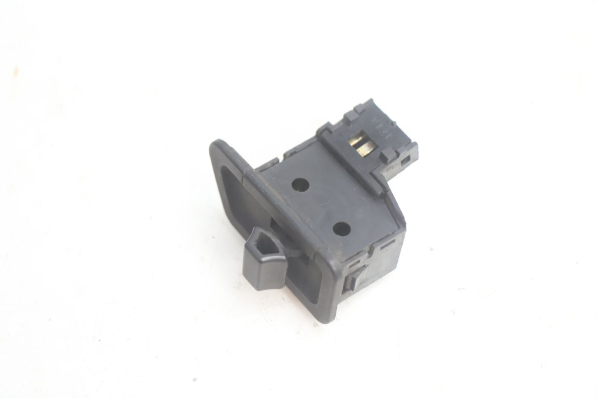 photo de TURN SIGNAL SWITCH YAMAHA XMAX X-MAX 125 (2006 - 2009) - Zoom on usage condition