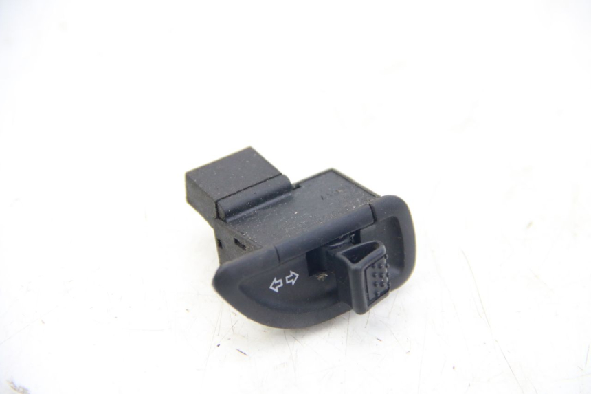photo de TURN SIGNAL SWITCH PIAGGIO ZIP 2T 50 (2009 - 2019) - Main view
