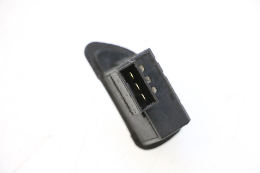 photo de TURN SIGNAL SWITCH PIAGGIO ZIP 2T 50 (2009 - 2019) - Zoom on usage condition