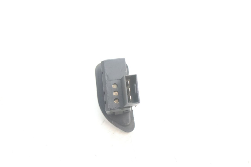 photo de TURN SIGNAL SWITCH PIAGGIO ZIP 4T 50 (2018 - 2020) - Alternative perspective