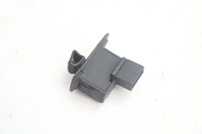 photo de TURN SIGNAL SWITCH PIAGGIO ZIP IGET 4T 50 (2021 - 2023) - Zoom on usage condition