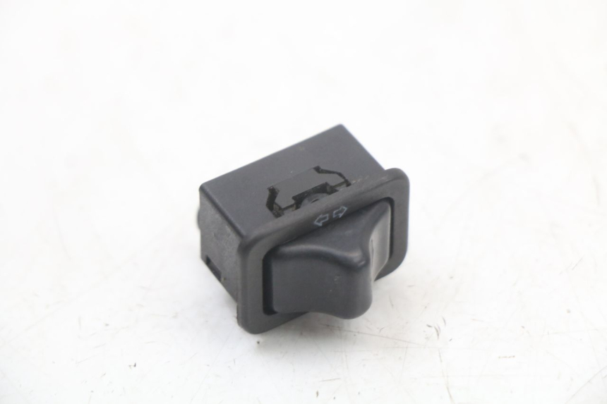 photo de TURN SIGNAL SWITCH PIAGGIO ZIP RST 50 (1996 - 1998) - Component detail