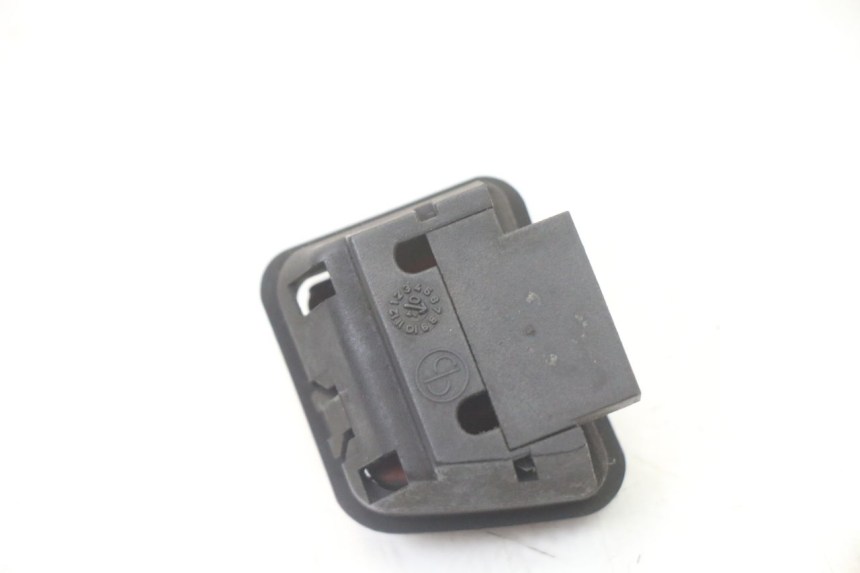 photo de IGNITION SWITCH ASSEMBLY PIAGGIO X8 125 (2004 - 2007) - Alternative perspective