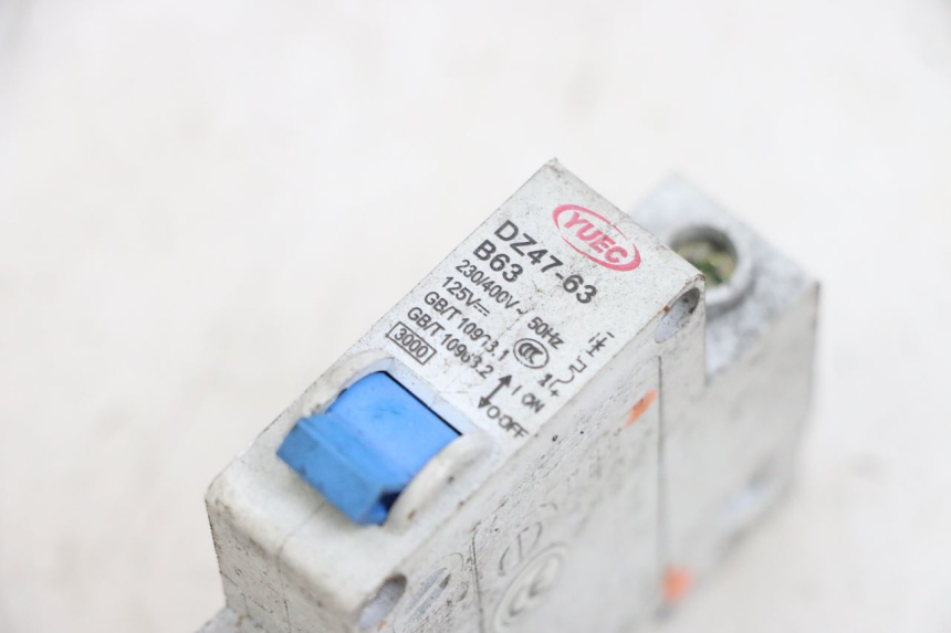 photo de SWITCH ON OFF EFUN PUSA 1 - Component detail
