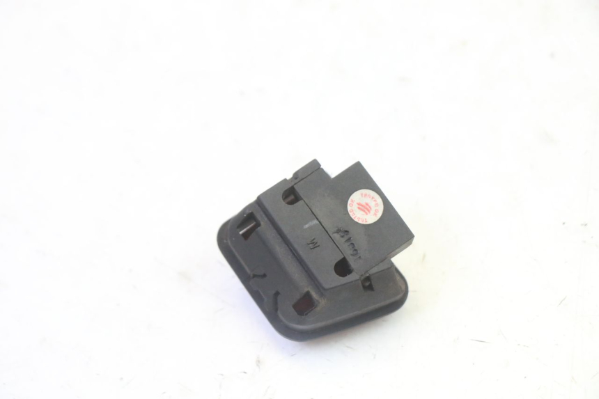 photo de IGNITION SWITCH ASSEMBLY PIAGGIO XEVO - X EVO 125 (2007 - 2017) - Alternative perspective