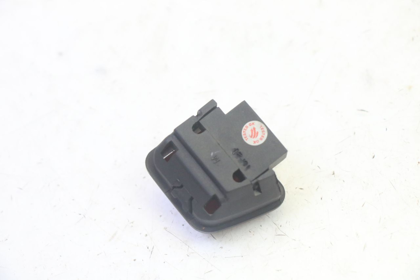 photo de IGNITION SWITCH ASSEMBLY PIAGGIO XEVO - X EVO 125 (2007 - 2017) - Alternative perspective