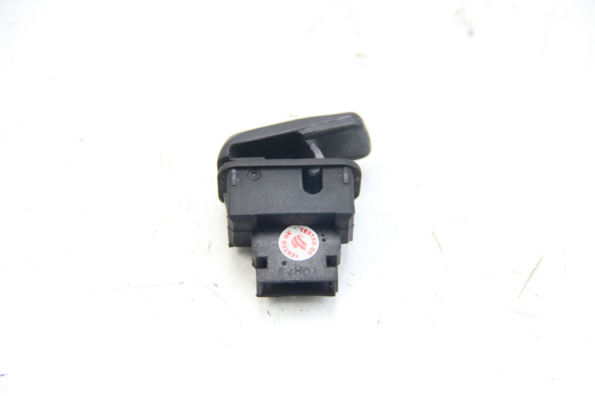photo de STARTER SWITCH PIAGGIO BEVERLY 125 (2010 - 2015) - Zoom on usage condition