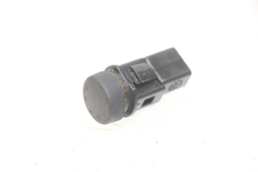 photo de STARTER SWITCH PIAGGIO FLY 100 (2006 - 2010) - Zoom on usage condition